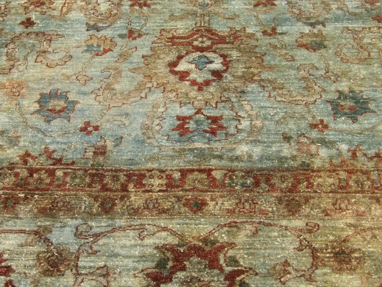 Chobi Oushak rug border detail
