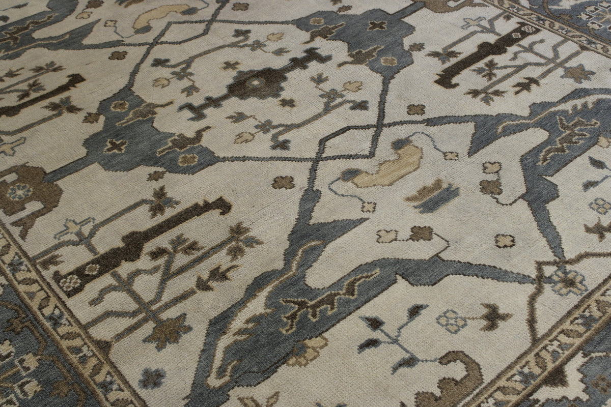 Oushak Ziegler rug corner detail