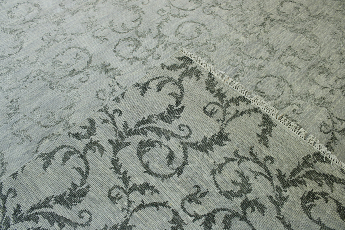 Transitional Leaf Design pattern detail