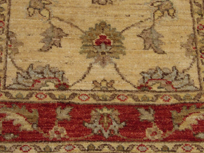 Oushak Chobi Natural Dye rug border detail