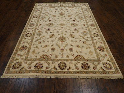 Chobie Traditional hand-knotted wool rug in Ivory, 5'7" x 7'8", SKU W739