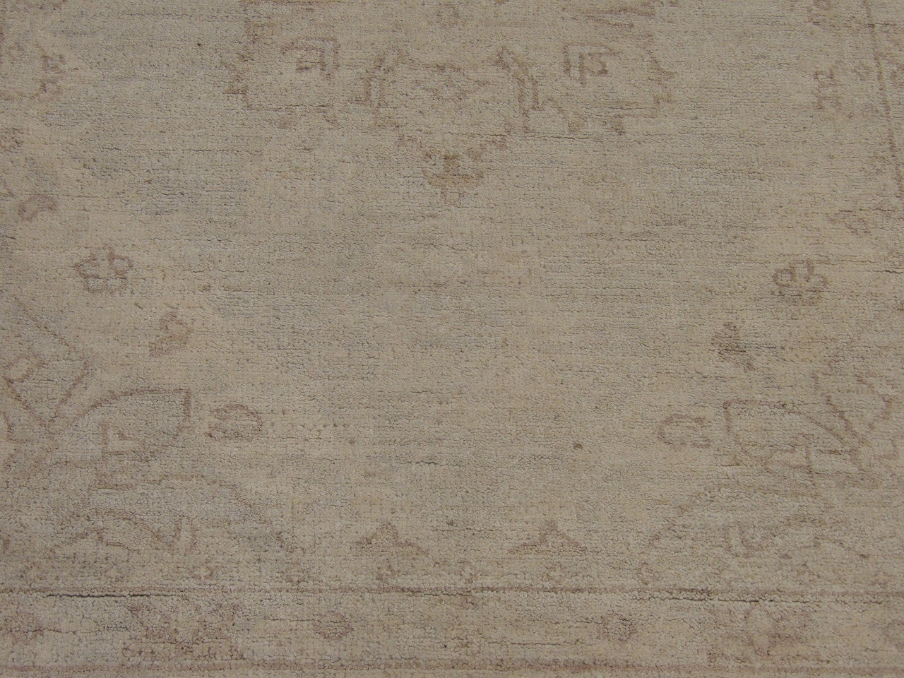 Oushak Chobi Wash Natural Dye rug border detail