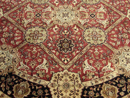 Fine Persian Tabriz rug border detail