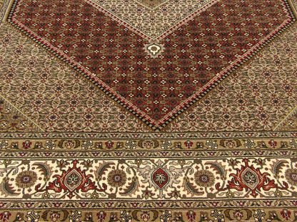 Fine Persian Bidjar Mir rug border detail