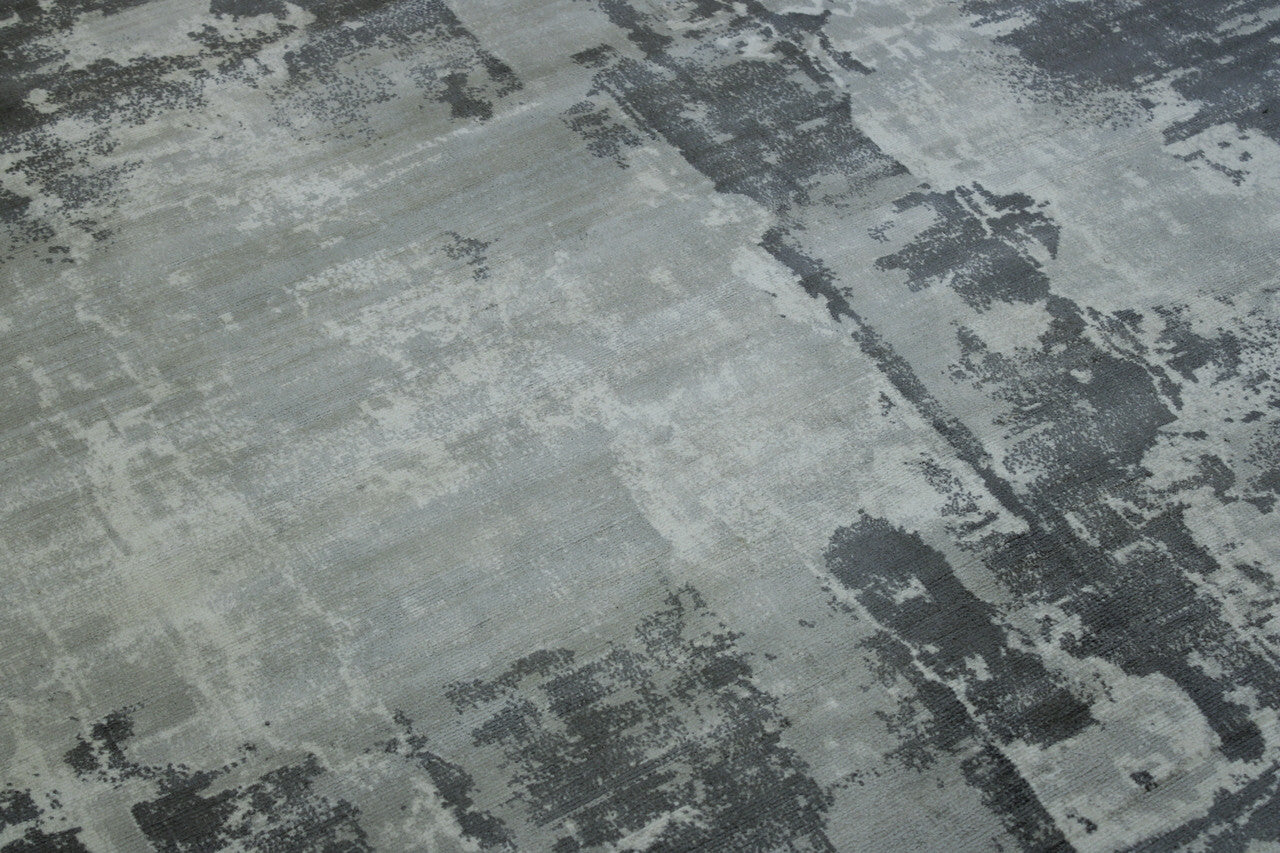 Close-up of silk pile, Gray & White rug