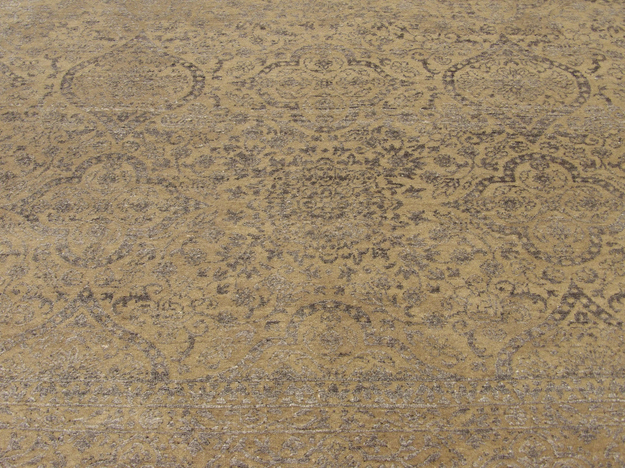 Transitional Abstract Oxidized Damask Design rug border detail
