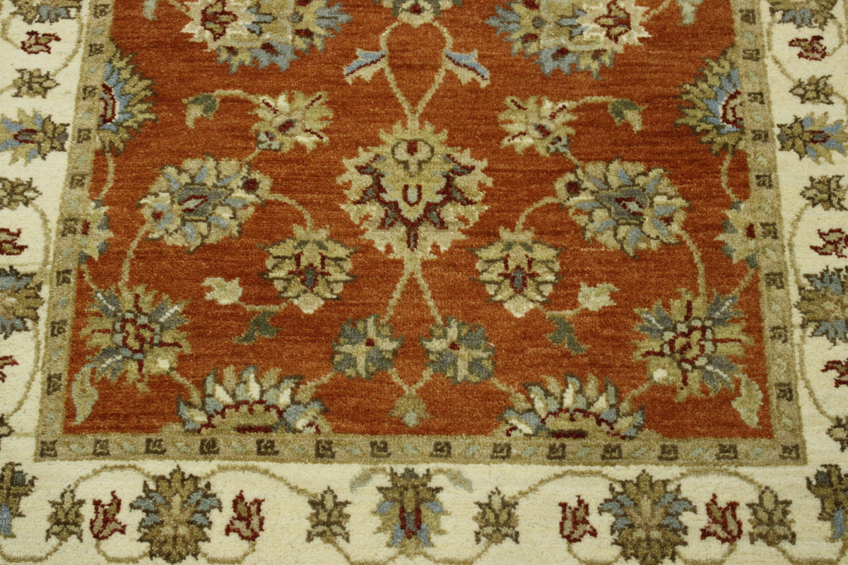 Oushak Agra Chobi rug corner detail
