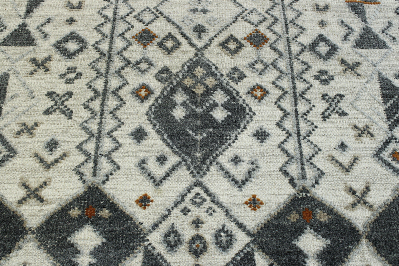 Tribal Moroccan Flatweave rug border detail