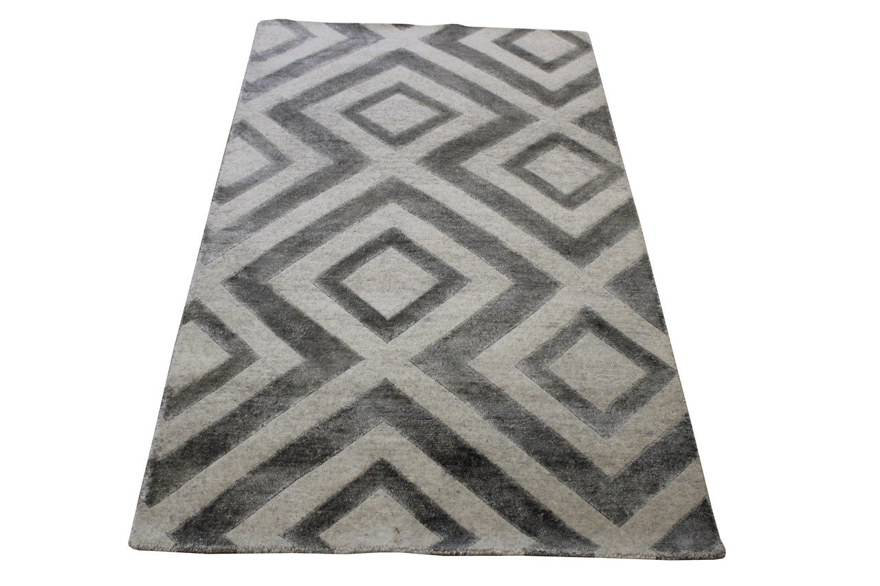 Modern Diamond Design pattern detail