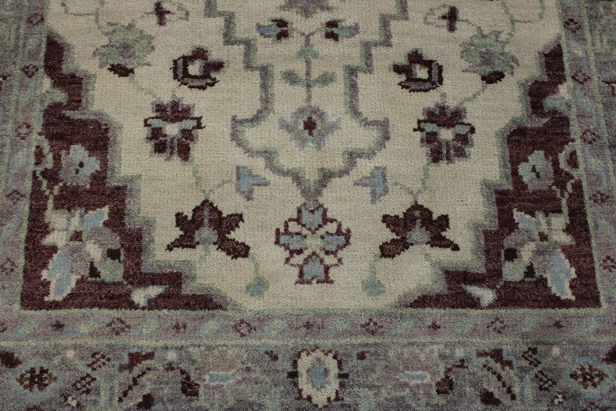 Tribal Heriz Oushak rug corner detail