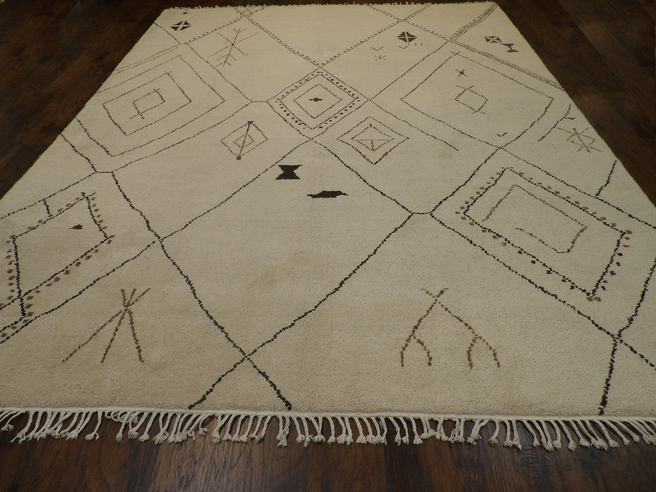 Moroccan Tulu Design Shaggy High Pile rug corner detail