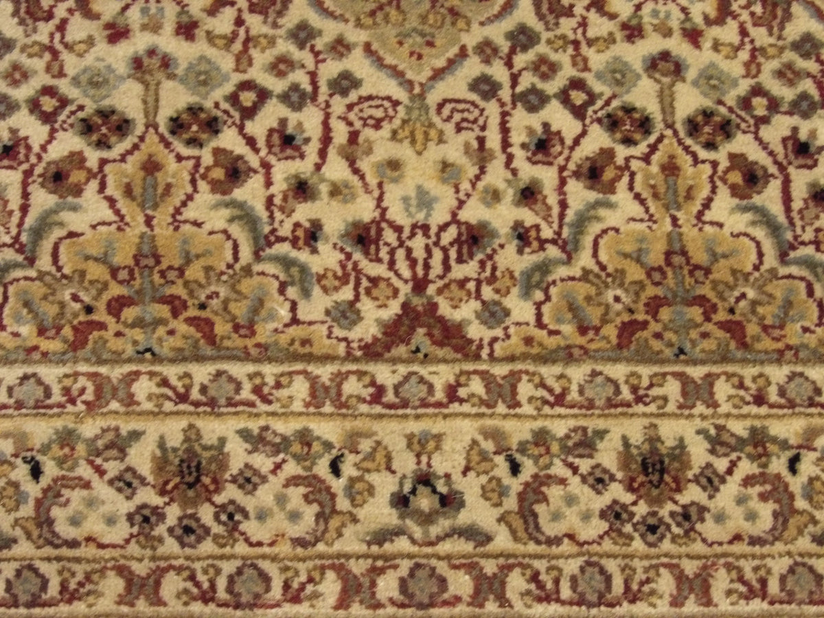 Fine Persian Kashan rug border detail