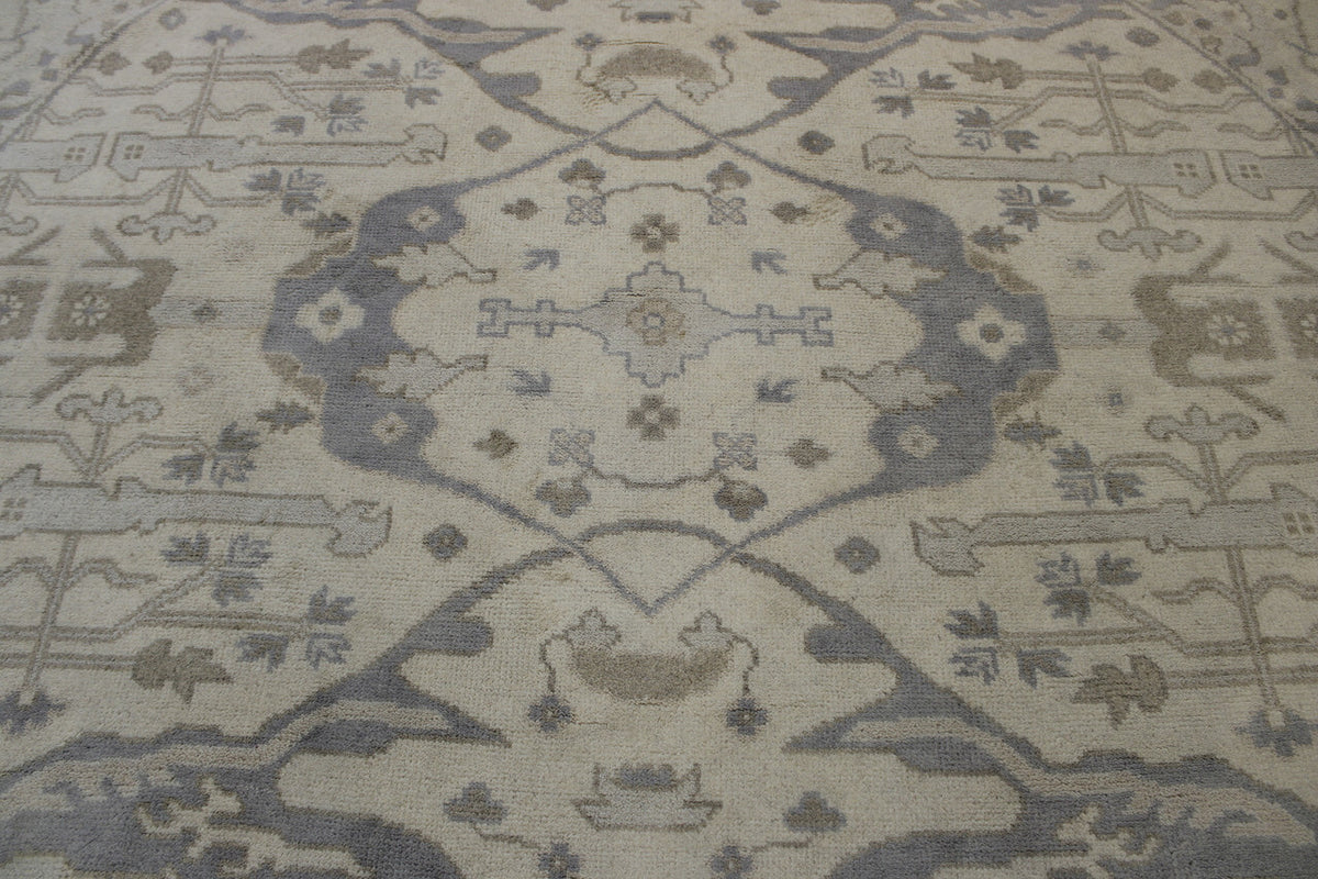 Oushak Indo Ziegler rug border detail