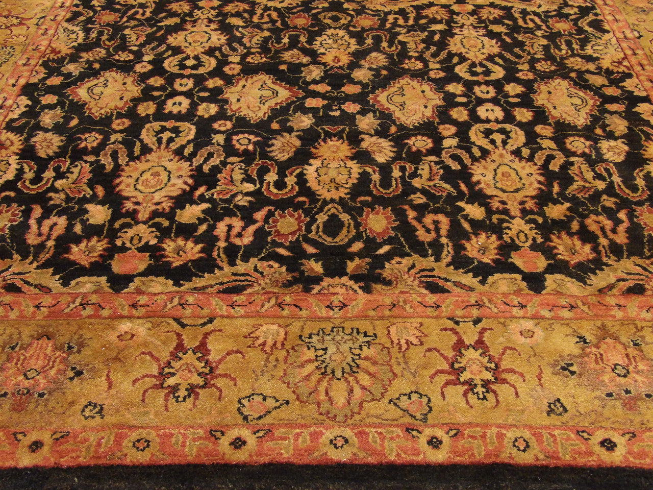 Kashan rug border detail