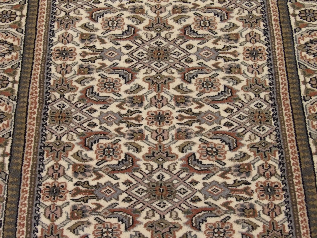 Fine Persian Mir Herati rug border detail