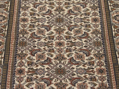 Fine Persian Mir Herati rug border detail