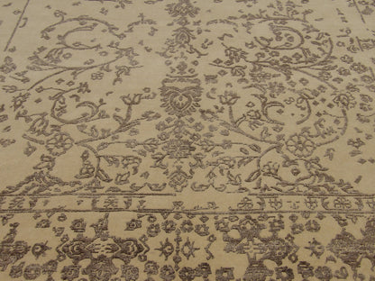 Transitional Broken Design rug border detail
