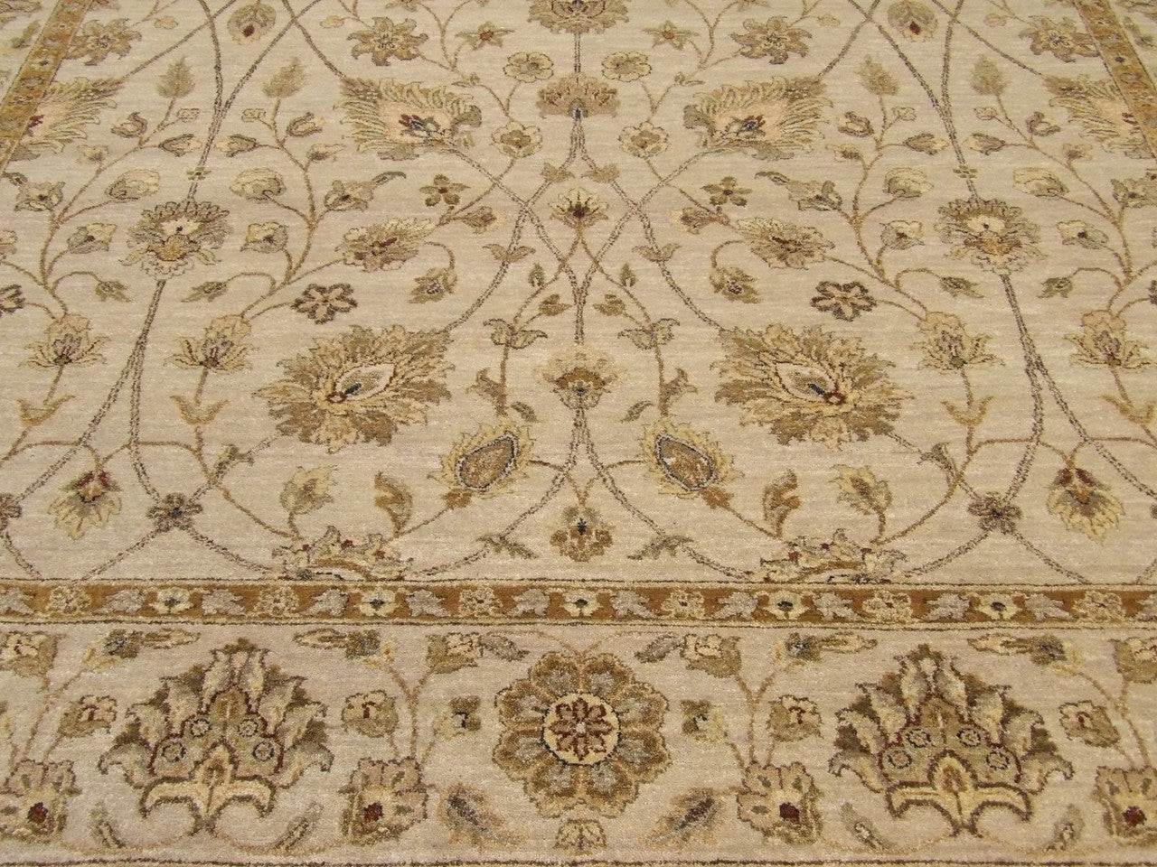 Agra Ziegler rug border detail
