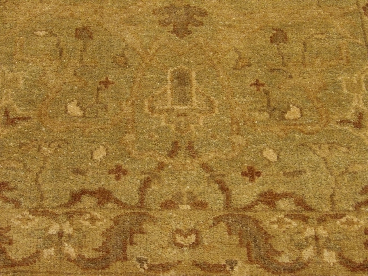 Oushak runner border detail