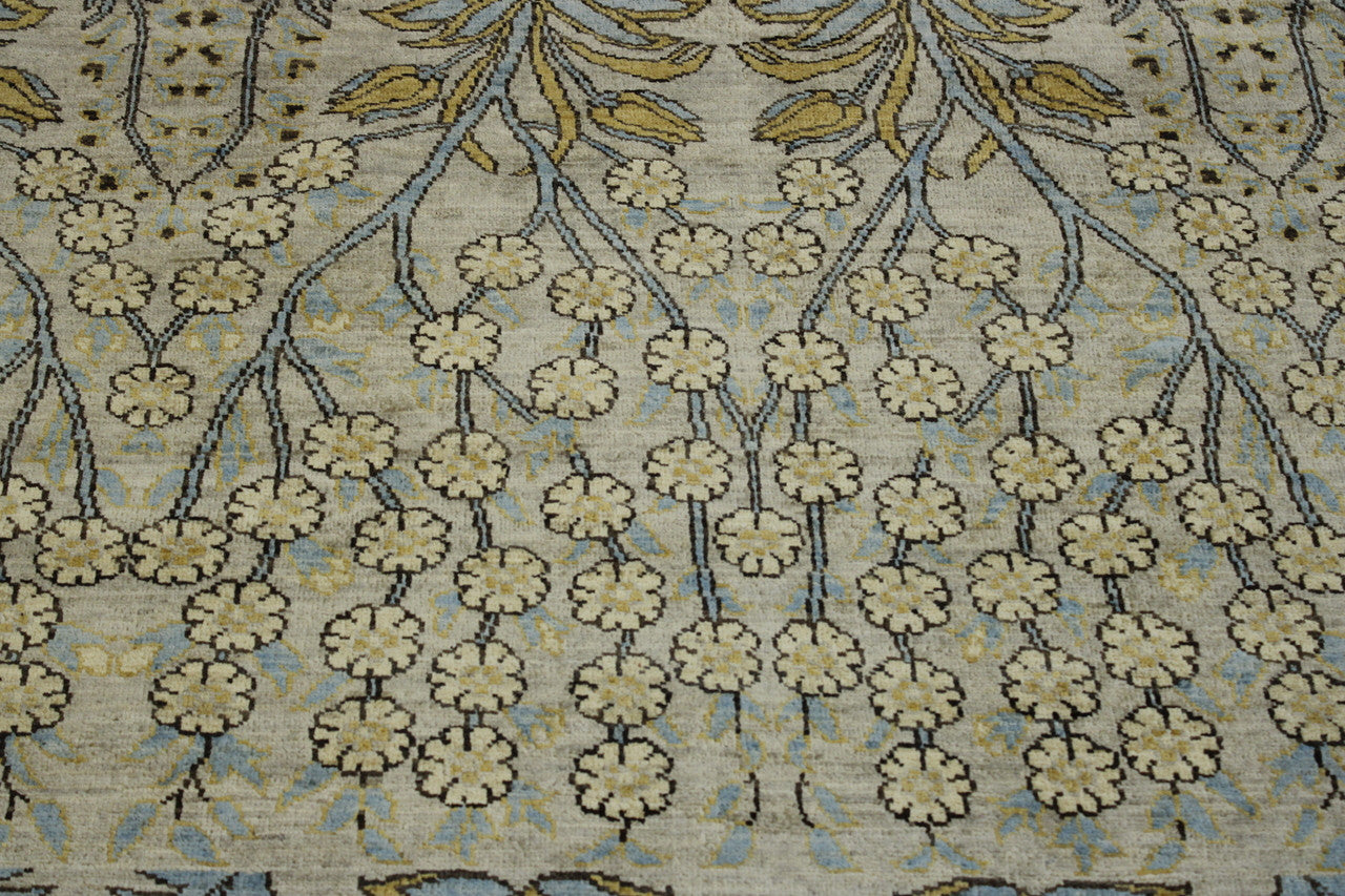 Oushak Chobi rug border detail