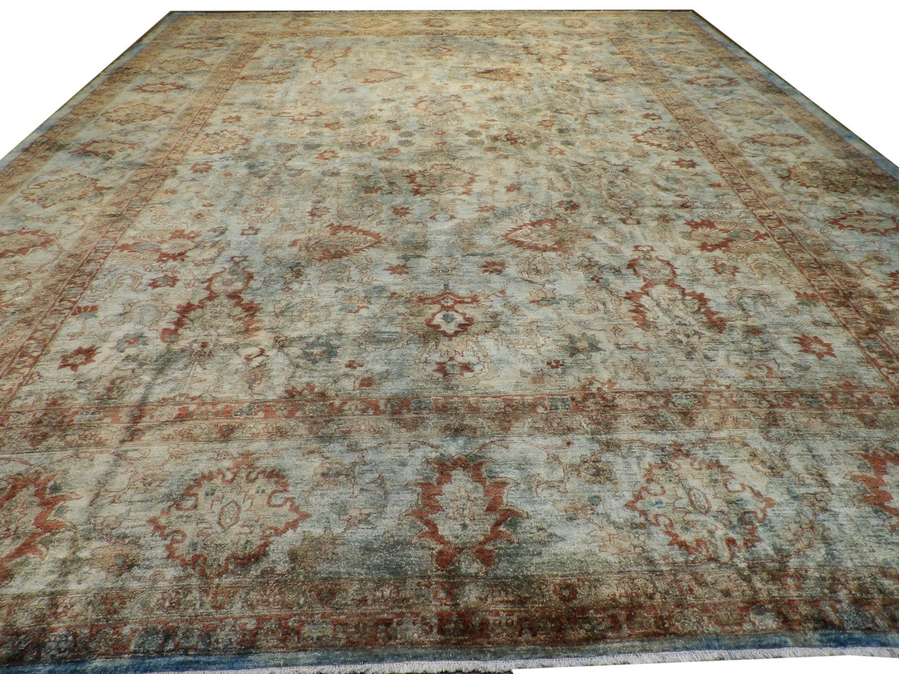 Chobi Oushak rug corner detail
