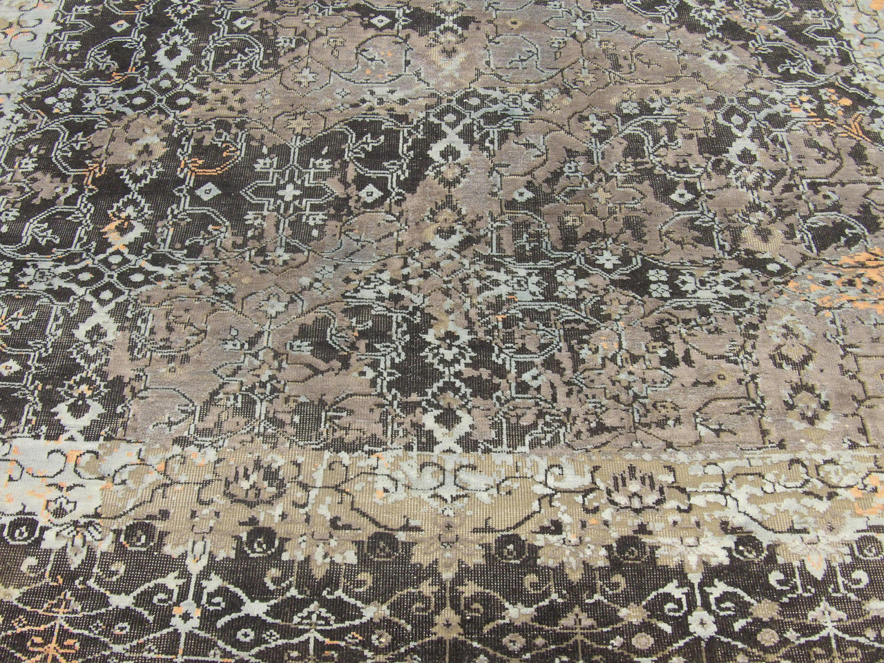 Transitional rug border detail
