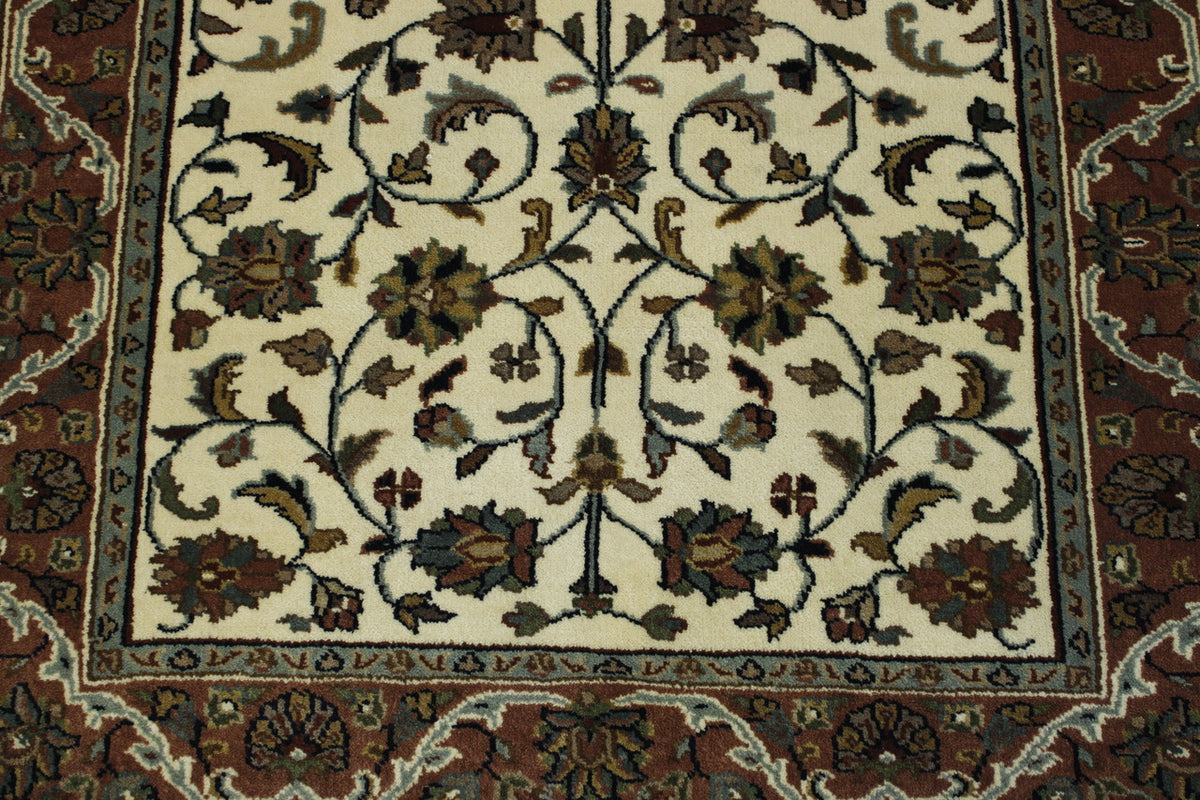 Traditional Indo Mahal rug corner detail
