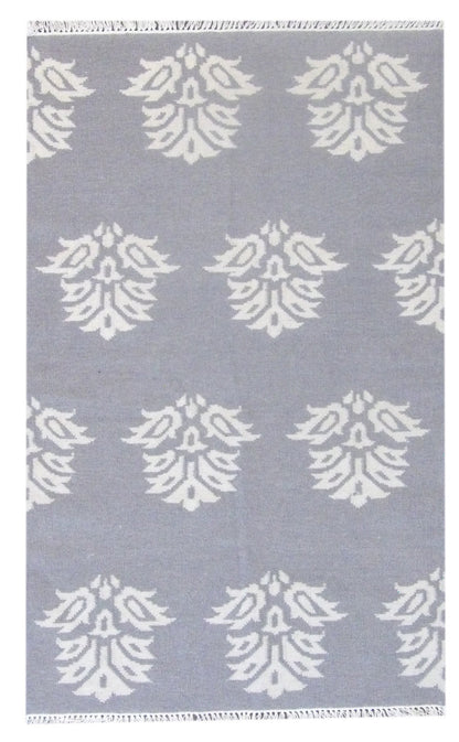 Modern flat-weave kilim dhurrie hand-knotted wool rug in gray and beige, full view