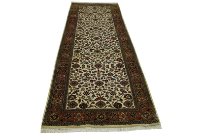 Traditional Indo Mahal rug border detail