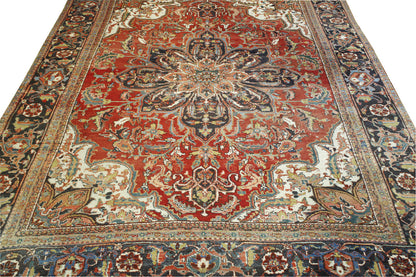 Tribal Antique Heriz Con Dav rug corner detail