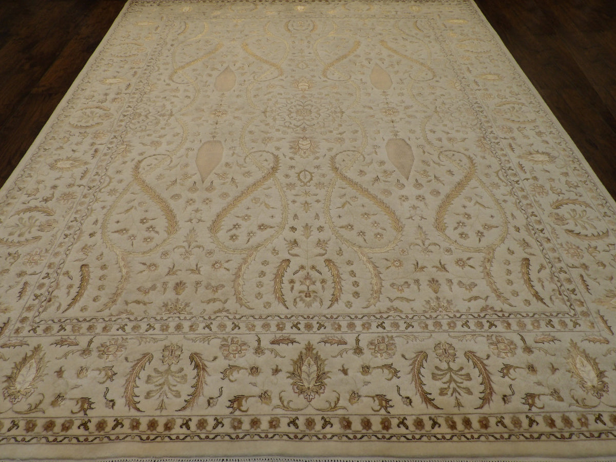Fine Persian Haji Jalili rug corner detail