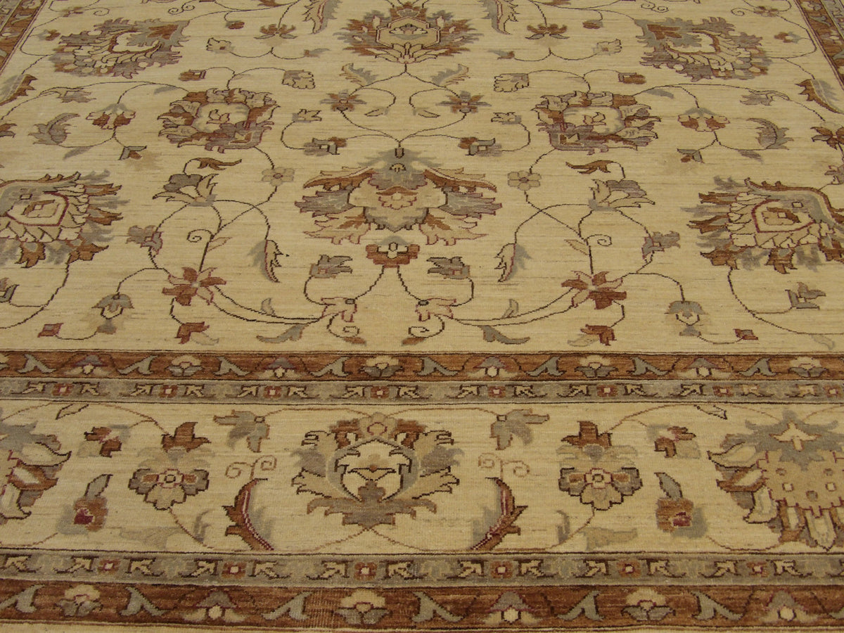 Oushak Chobi Natural Dye rug corner detail