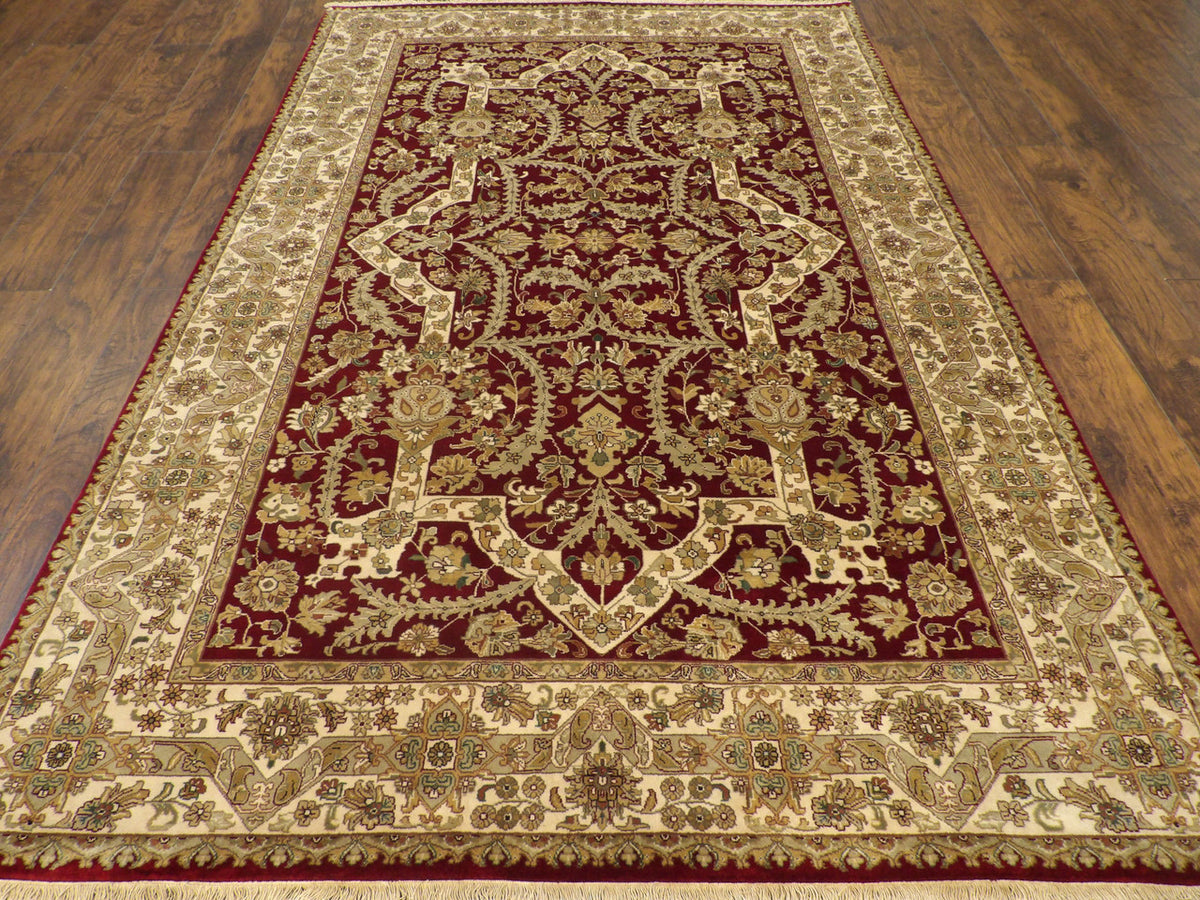 Close-up of wool pile, Beige & Red rug