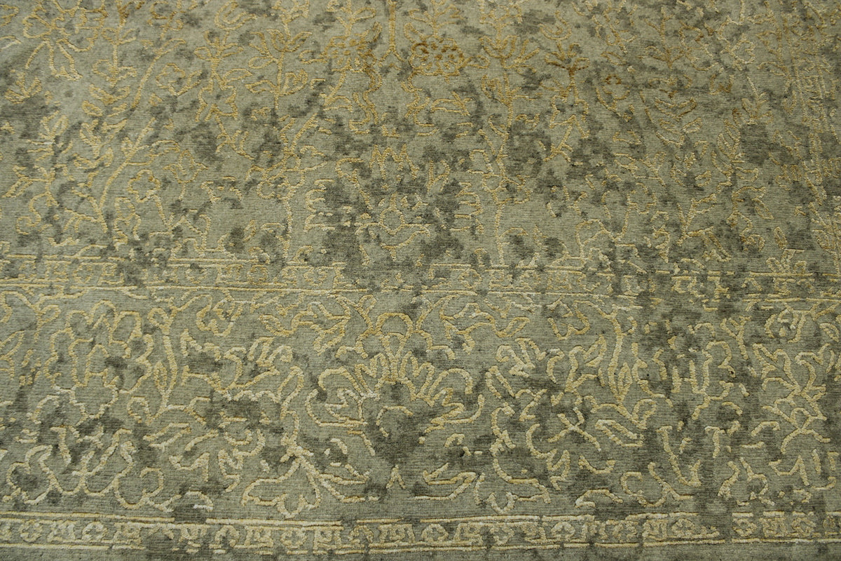 Close-up of wool-silk pile, Gray & Beige rug