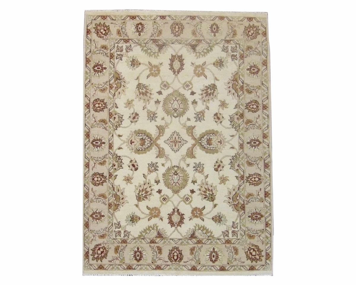 Agra Ziegler Kashan hand-knotted wool rug in ivory, full view