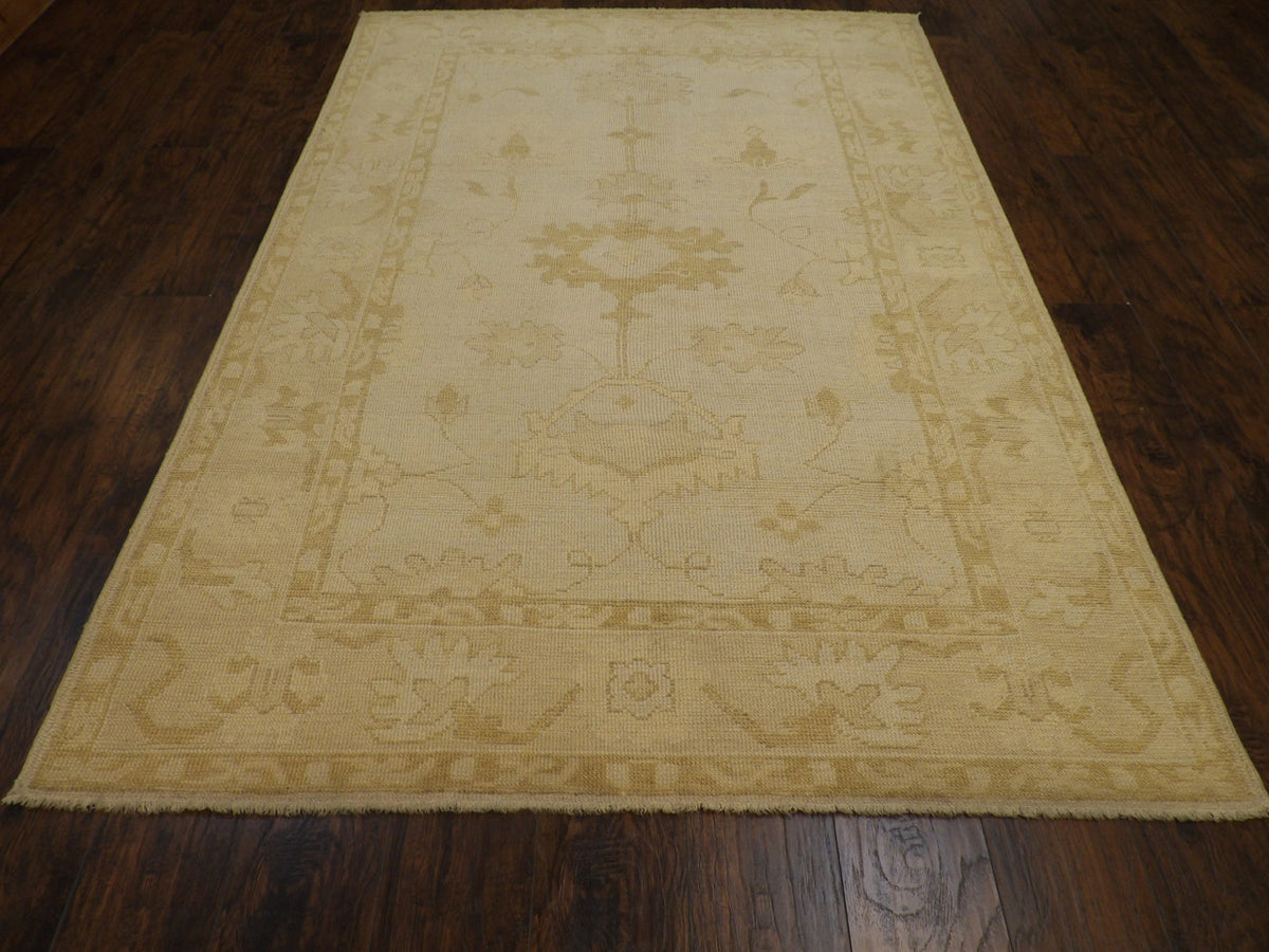 Close-up of wool pile, Beige & Rust rug