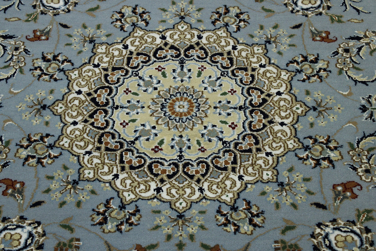 Traditional Fine Nain rug border detail