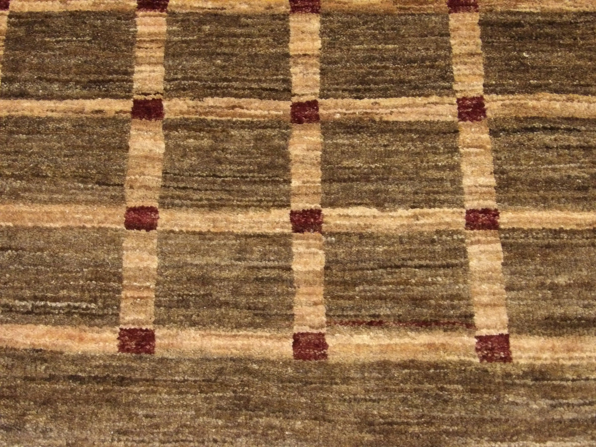 Modern Gabbeh rug border detail