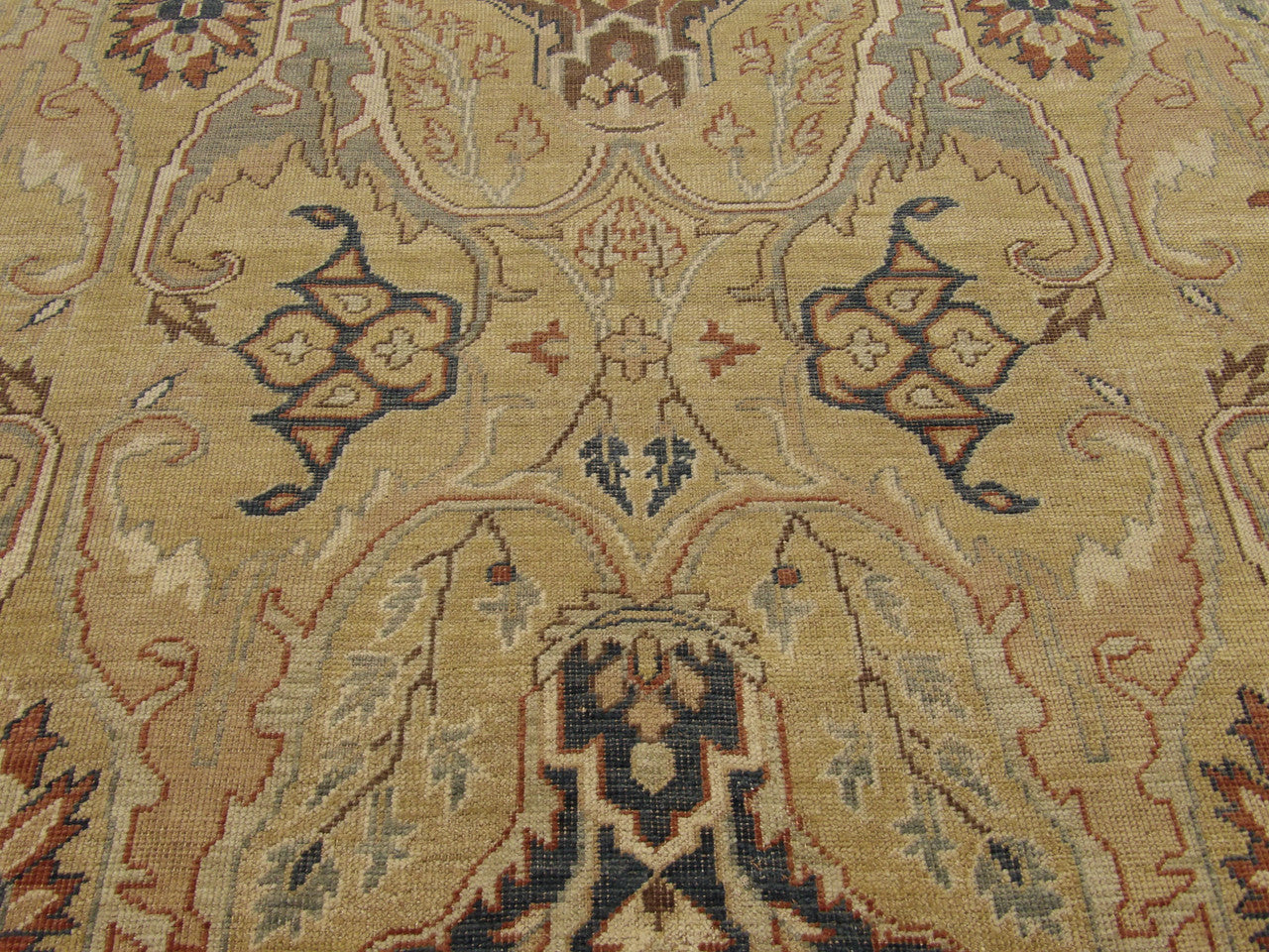 Oushak Ziegler Vintage Antique Wash rug border detail