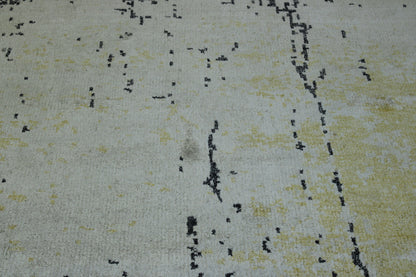 Close-up of silk pile, Gold & Gray rug