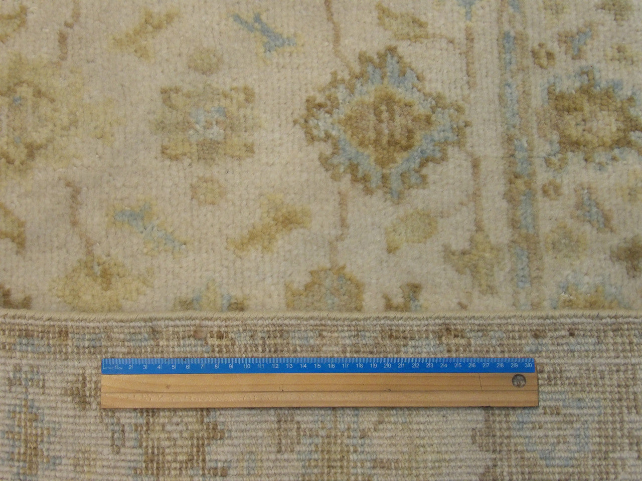 Oushak runner end detail