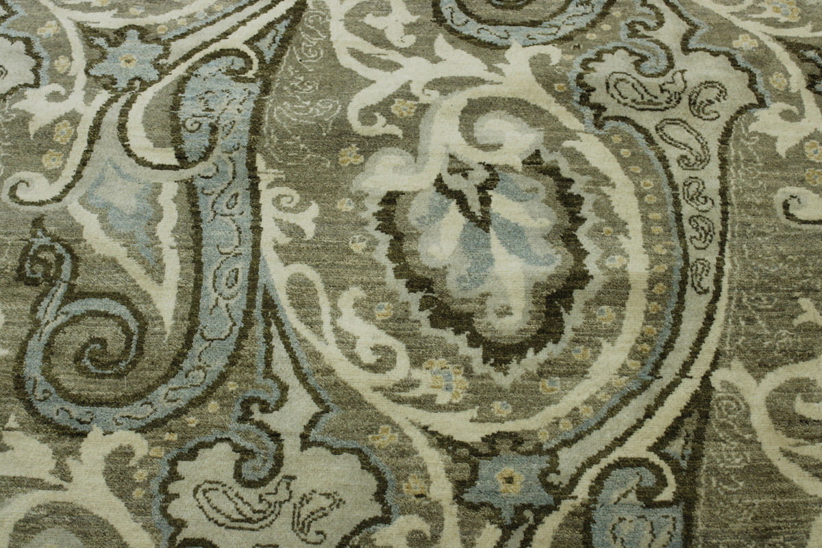 Oushak Ikat Chobi rug corner detail