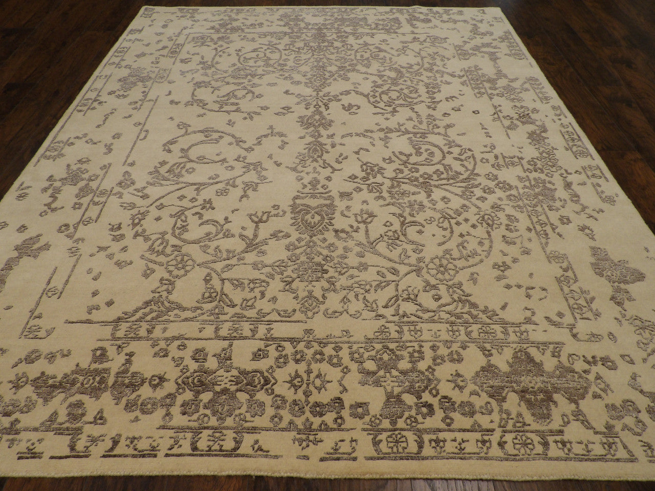 Close-up of wool-silk pile, Gray & Beige rug