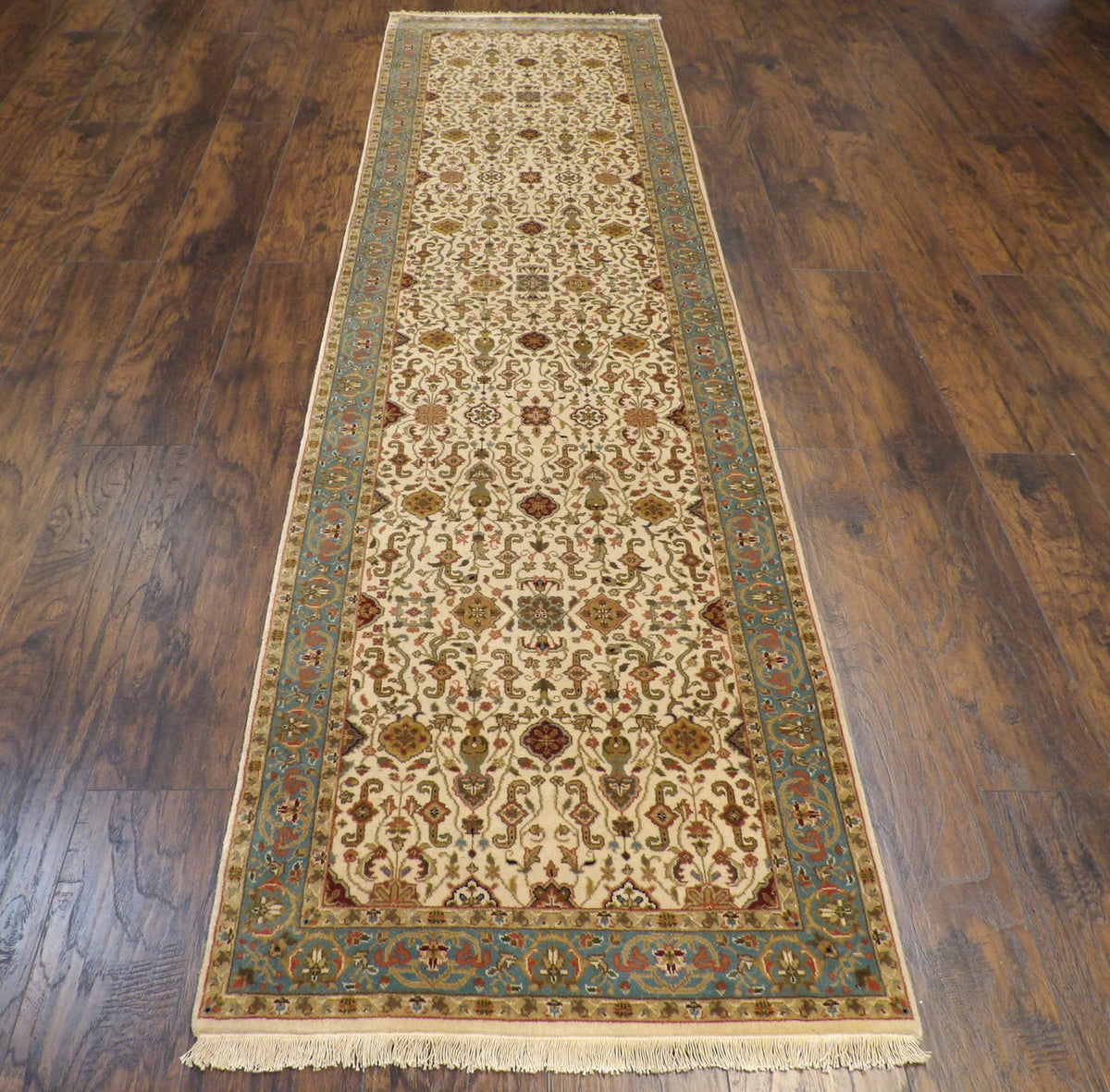 Close-up of wool pile, Beige & Teal rug