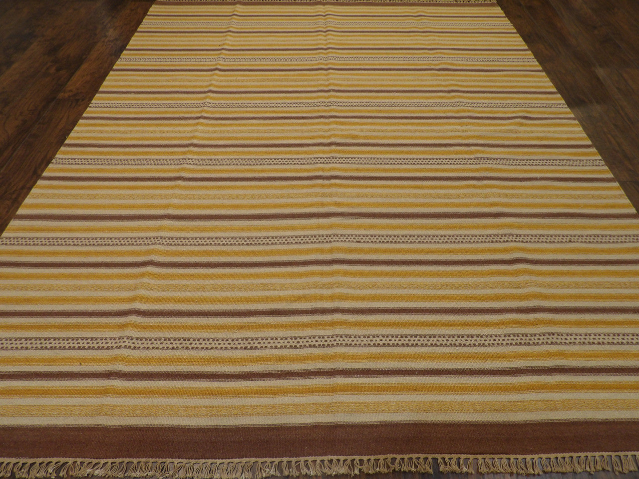 Coastal rug corner detail