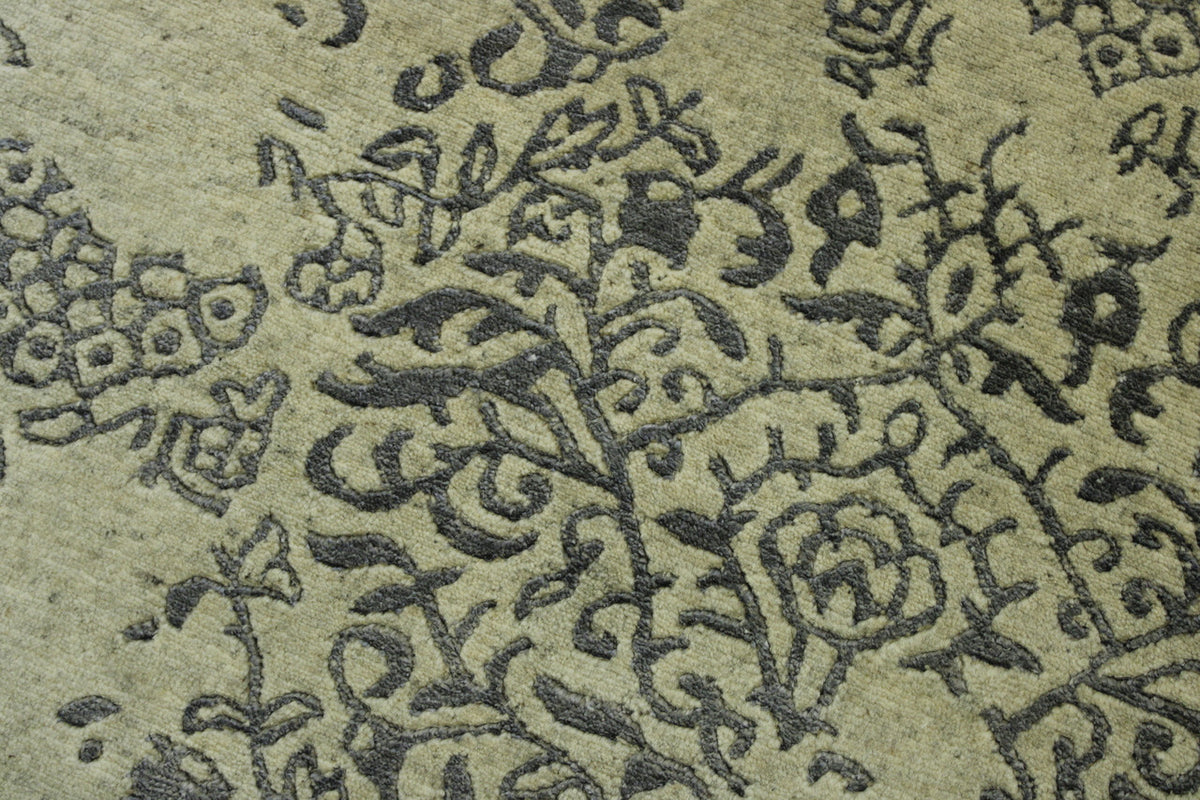 Transitional Abstract Broken Design rug border detail