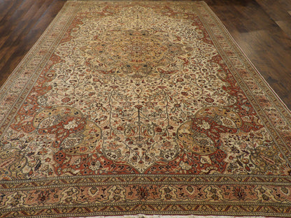 Antique Turkish Hereke rug corner detail