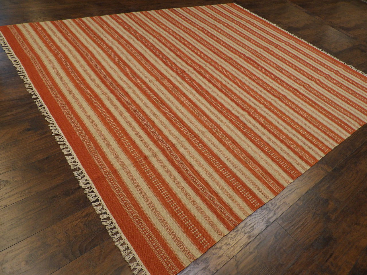 Coastal pattern detail, ivory rug