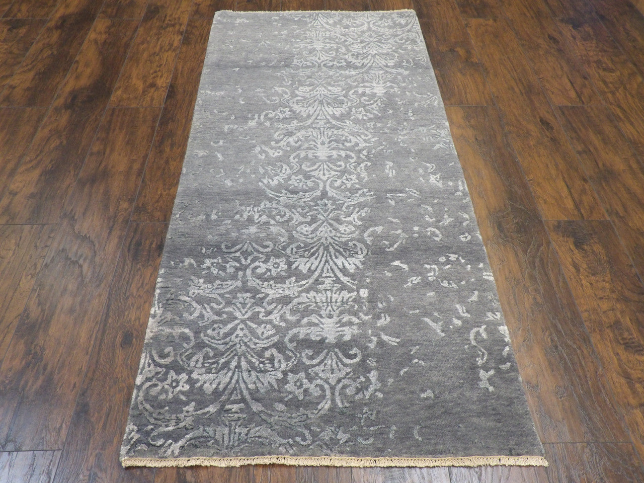 Back of Transitional Broken Damask hand-knotted rug