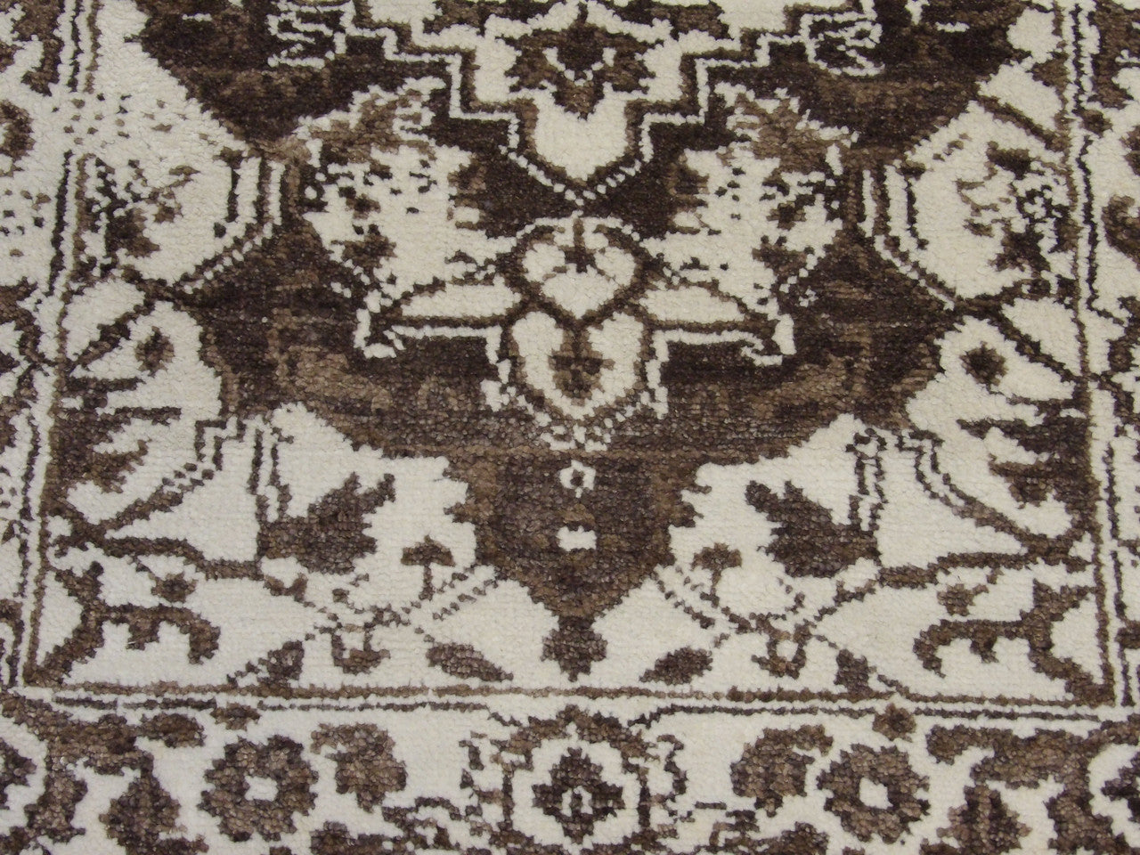 Oushak rug border detail